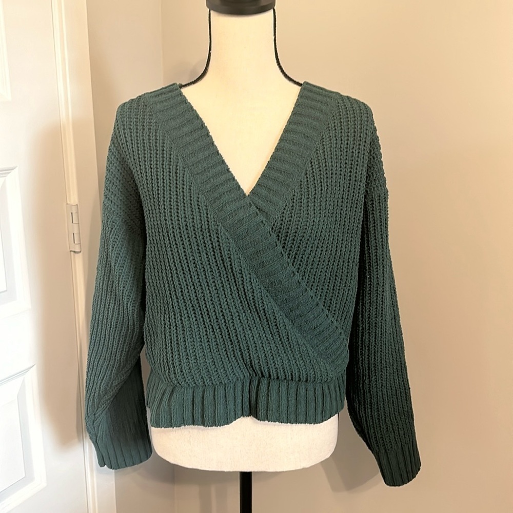 Green V Neck Cropped Sweater NWOT